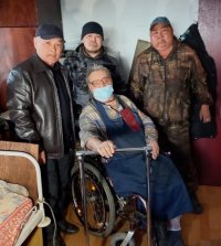 Мастера Центра тувинской культуры сделали удобнее жилище пенсионера-инвалида  