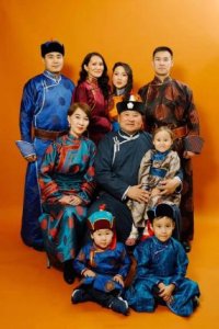 Глава Тувы поздравил жителей республики с Международным днем семьи