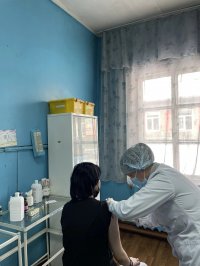  В Пий-Хемском районе Тувы в преддверии осеннего периода начали вакцинацию подростков от COVID-19