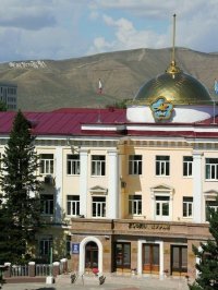Молодежный парламент Республики Тыва провел очередную экскурсию в Верховном Хурале
