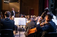 Зал стоя аплодировал Красноярскому академическому симфоническому оркестру на концерте в честь 80-летия тувинского композитора Владимира Тока