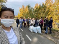 Коллектив мэрии Кызыла в честь Дня Енисея вместе с активными гражданами убрали городскую набережную