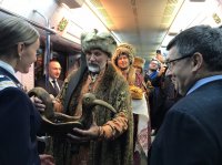 Поезд с вагоном, посвященным Туве, отправился по красной ветке московского метро
