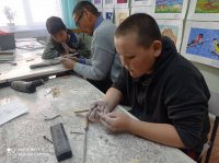 vk.com/chonardash2022: В Кызыле открылся новый кружок камнерезного искусства для детей