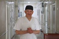 Профессор Игорь Киргизов обучил коллег из Тувы щадящему методу лечения пупочной грыжи