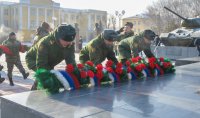 В Кызыле в День неизвестного солдата состоялась церемония возложения венков на площади Победы