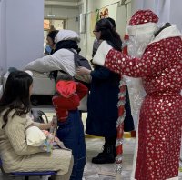 "Добрые сердца Тувы" при поддержке сенатора Дины Оюн поздравили пациентов детской больницы