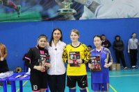 Футбольную команду школьниц Кызыл-Дага, серебряных призеров Сибирского этапа турнира по мини-футболу, чествуют в Туве