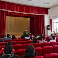 Руководитель Агентства по делам молодежи Тувы пообещал Тере-Хольскому району кинотеатр