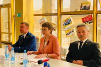 В Кызыле прошло вручение жилищных сертификатов гражданам из категории детей-сирот