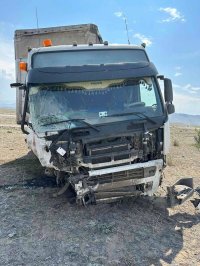 В Туве при столкновении грузовика и микроавтобуса погиб человек