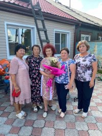 90 лет отмечает Заслуженный работник образования Тувы Надежда Храмова