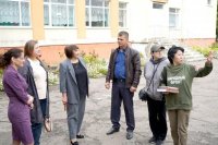 Волонтеры тувинского отделения Народного фронта побывали в луганском городе Свердловске