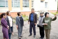 Сенатор Дина Оюн помогла в организации поездки волонтеров Народного фронта в подшефный Туве луганский город Свердловск