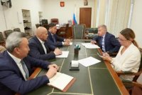 Глава Тувы обсудил с заместителем министра просвещения России строительство школ в республике