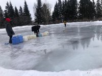 В селе Хову-Аксы в Туве участница соцконтракта залила открытый каток