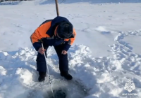МЧС Тувы проверило безопасность льда на озере Чагытай