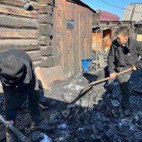 "Добрые сердца Тувы" помогли бабушке перекидать уголь 