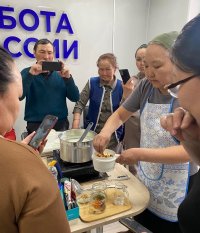 Участница соцконтракта из Тувы Оксана Кан-оол провела бизнес-класс по сыроварению