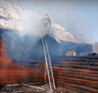 Из-за детской шалости в пгт Каа-Хем в Туве сгорел строящийся частный дом 