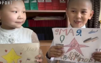 Школьники Кызыла приготовили открытки для бойцов СВО