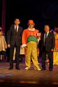 В Туве поздравляют Кызылский ТЮЗ с 60-летним юбилеем