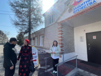 Сенатор Дина Оюн в Фонде "Защитники Отечества" встретились с матерями погибших героев