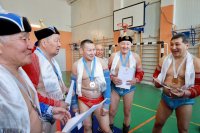 65-летний Владимир Монгуш победил в турнире по борьбе хуреш среди ветеранов на призы Мэрии Кызыла