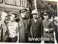 Автор книги “Сыны России братья Шумовы” о легендарном минометном расчете из Тувы Валентина Логачева отмечает 90-летний юбилей в Новосибирске