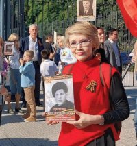 Более 200 участников собрало шествие “Бессмертного полка” в Буэнос-Айресе