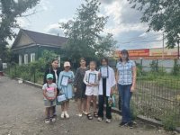 87 юных художников Тувы приняли участие в конкурсе детских рисунков "Лес - для Победы"