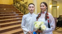 В Салехарде молодожены сыграли свадьбу по тувинским обычаям