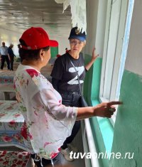 Сенатор Дина Оюн навестила детей, отдыхающих в лагере "Таежный"