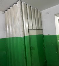 Предприимчивый житель Тувы продал часть подъезда многоквартирного дома