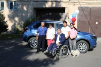 В Туве ветеранам СВО вручены первые автомобили с ручным управлением