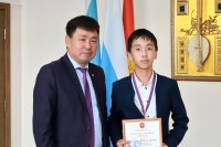 Мэр Кызыла Карим Сагаан-оол поздравил юных шахматистов Тувы с успешным выступлением на всероссийских турнирах