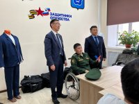 В Туве ветераны СВО получили адаптивную одежду и автомобиль с ручным управлением