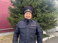 В Туве полицейский, ставший свидетелем ДТП, отвез пострадавших в больницу