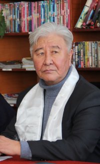 В Туве вспоминают драматурга, политика, дипломата Чылгычы Ондара (1955-2020)