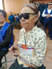 Наталья Безносова, Алимаа Салчак, Оксана Чамыян - лучшие в Туве в чтении и письме по системе Брайля