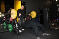 В Туве для ветеранов СВО с тяжелыми ранениями проводят занятия по силовому спорту с тренером