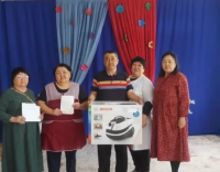 В Туве родители героя СВО подарили детскому саду морозильный ларь и пылесос