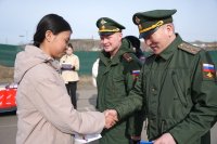 Герой России Чалым Чулдум-оол вручил первые паспорта юным жителям Тувы