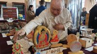 В Туве на выставке представлены 150 художественных работ мастеров на буддийскую тематику