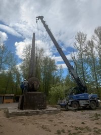 В Национальном парке Тувы началось восстановление старого обелиска «Центр Азии»