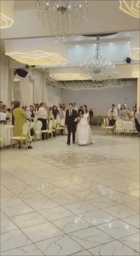 В Кызыле молодая пара получила премию в 100 тысяч рублей за трезвую свадьбу