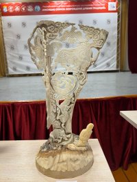 Лучшим косторезом Тувы стал Олчей Санчыт-оол