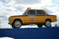 В Туве к 90-летию ГИБДД открыли памятник раритетному патрульному авто