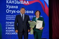 Глава Тувы поздравил строителей республики с профессиональным праздником
