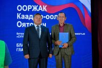 Глава Тувы поздравил строителей республики с профессиональным праздником